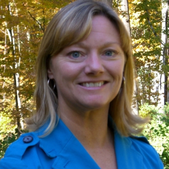 Headshot of Beth Loring