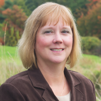 Headshot of Carolyn Snyder